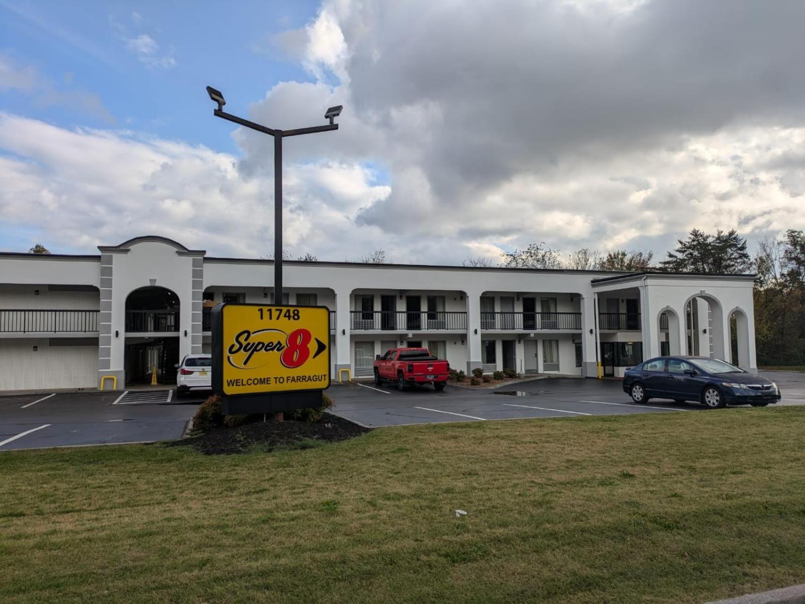 Super 8 By Wyndham Knoxville West/Farragut Exterior photo